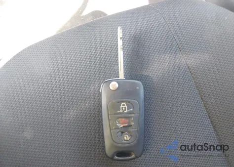 2011 Kia Soul + z USA, uszkodzony, nr VIN KNDJT2A28B7204143